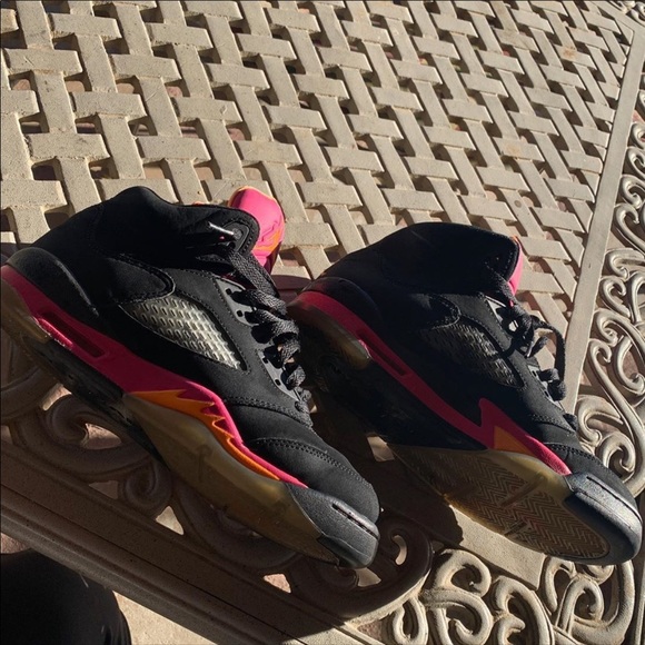 Sneakers - Picture 2 of 3